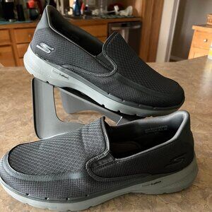 Sketchers men's size 14 wide